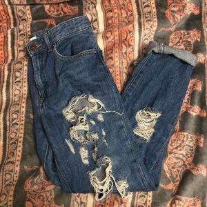❗️SOLD❗️Forever 21 distressed boyfriend jeans